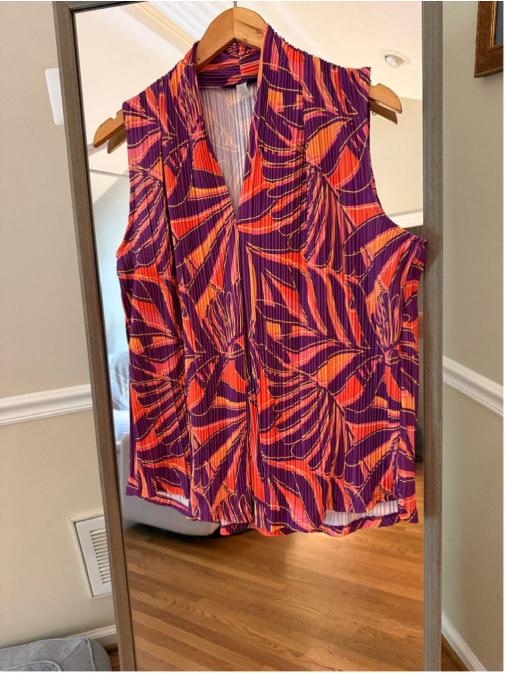 Women's Cable & Gauge Pleated Blouse Size L Purple Orange Leaf Print